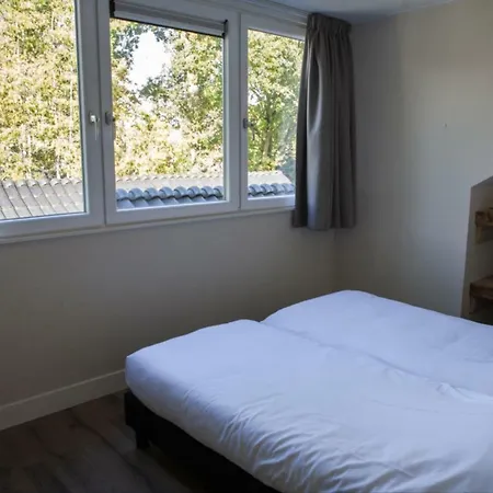 Groeps 24 Pers. * 부투이젠