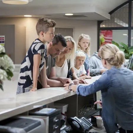 Groeps 24 Pers. Hotel